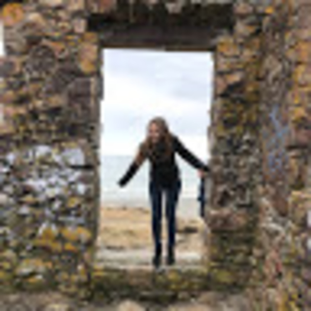 Meet your Posher, Leina